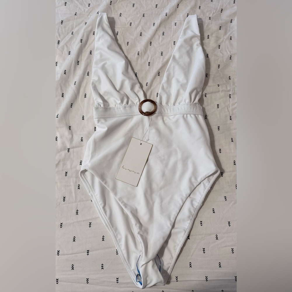 💕Revolve Lovewave One Piece💕